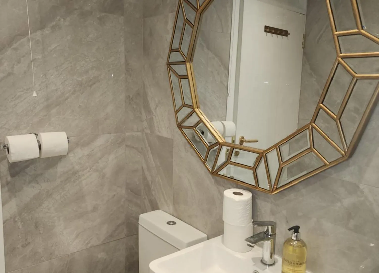 בלפסט City Centre Luxury House With Three Very Large Size Bedrooms